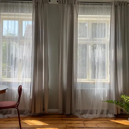Harry Hans Apartment *