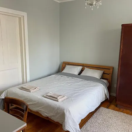 Harry Hans Apartment *